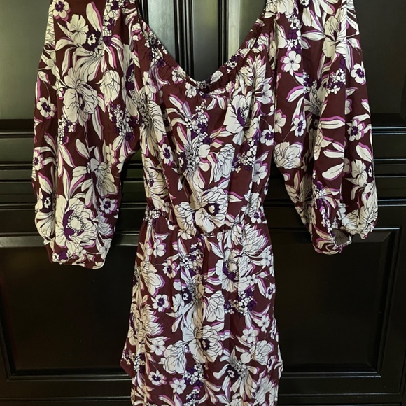 NWT-Express-Women’s Size Large off the shoulder tie waist romper - Picture 4 of 4